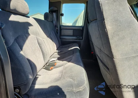 2000 Chevrolet Silverado C1500 z USA, uszkodzony, nr VIN 1GCEC19T3YZ142544